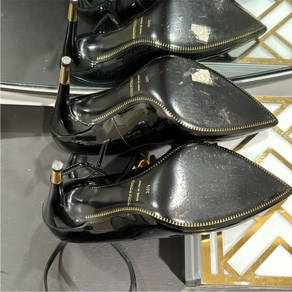 Tom Fort Lock Key Heels 😍 - Picture 4 of 6
